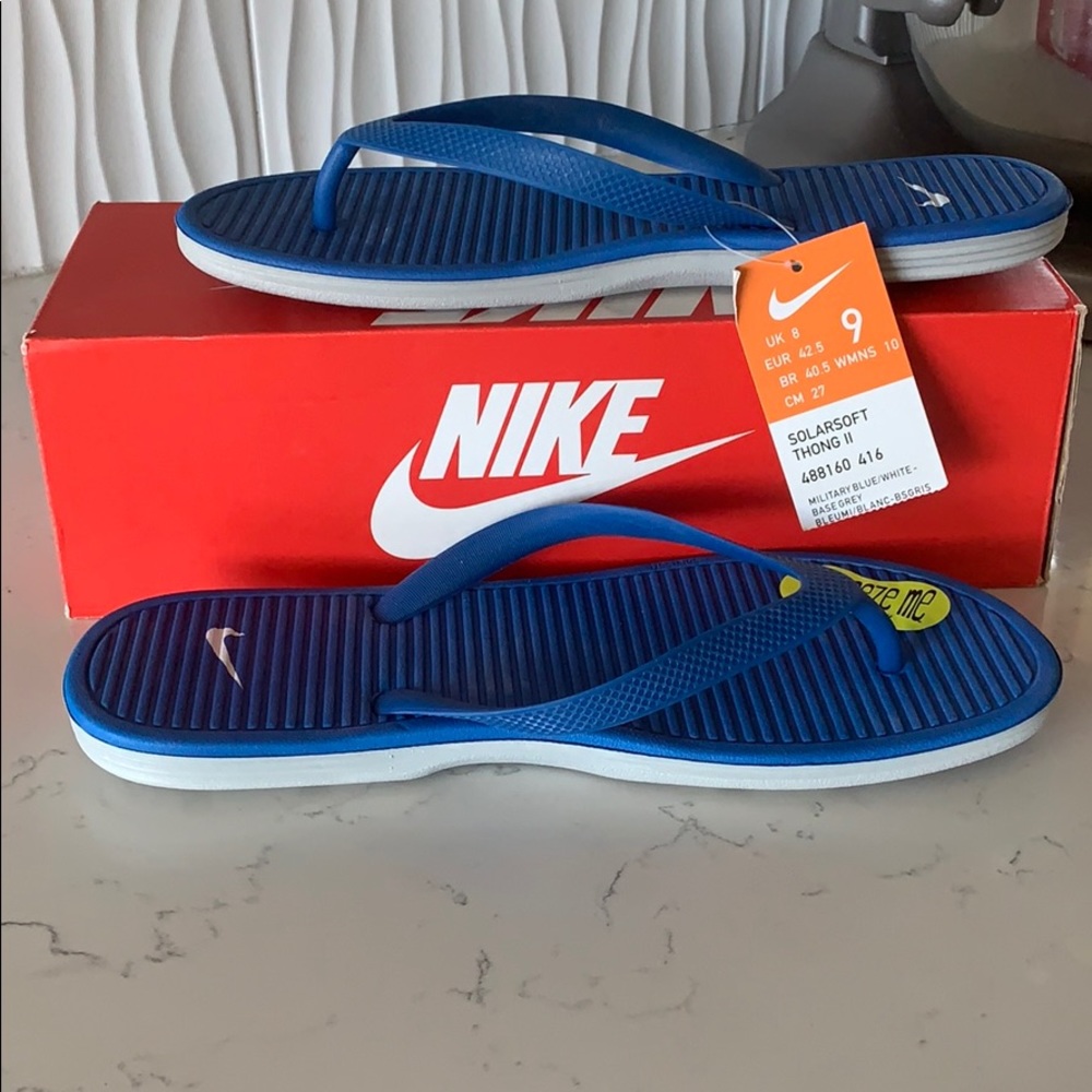 Women’s Nike flip flops 🌸ALL OFFERS WELCOME🌸